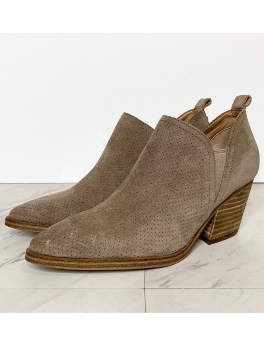 New! Marc Fisher Dalar Perforated Suede Tan Bootie 5M